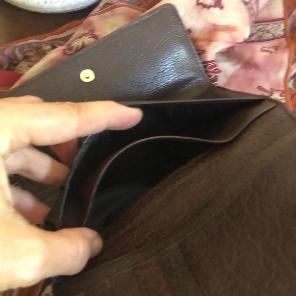 $$$ EUC Vintage DKNY Brown Leather Trifold Wallet $$$ - Picture 10 of 11